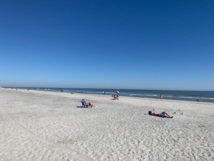 Beachin It!-Oceanview Updated 2024, King Bed Bikes Хилтън Хед Айлънд Екстериор снимка