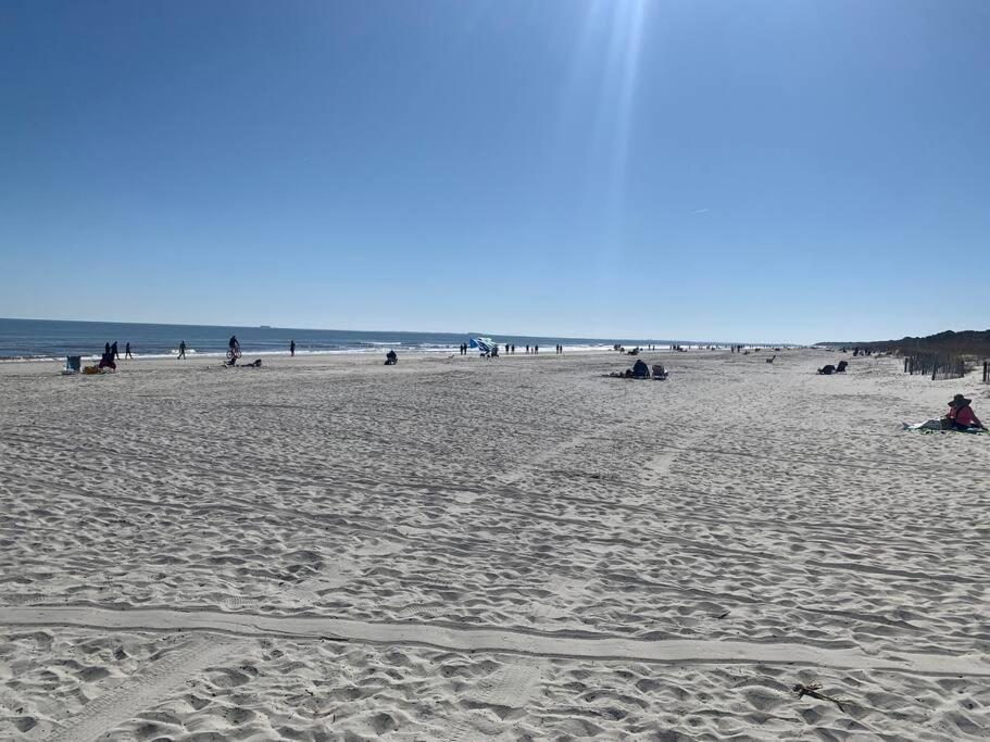 Beachin It!-Oceanview Updated 2024, King Bed Bikes Хилтън Хед Айлънд Екстериор снимка
